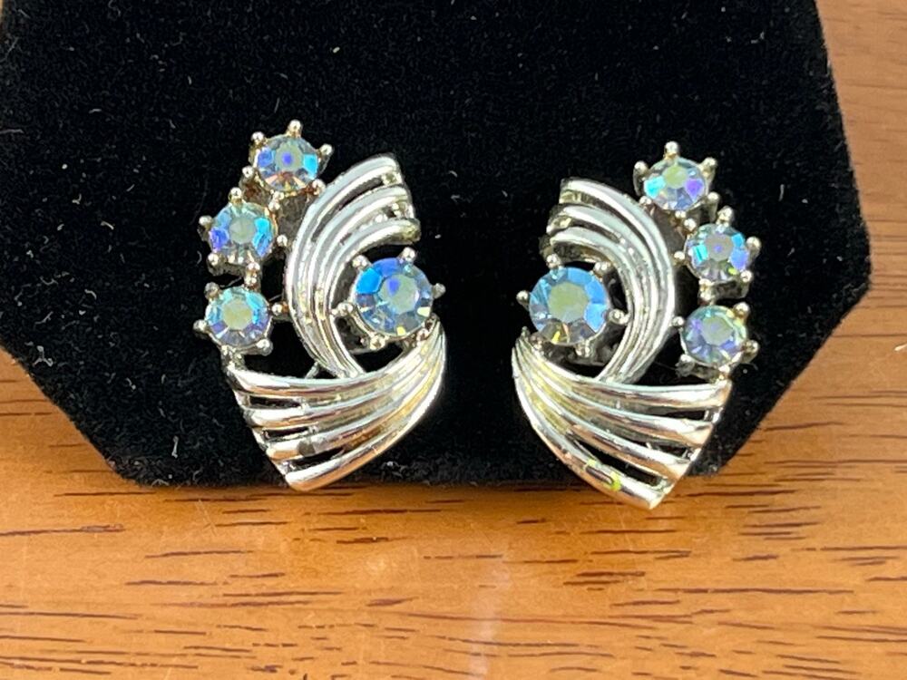VTG Coro Aurora Borealis Rhinestone Clip One Earrings Silve Tone Swirl MCM